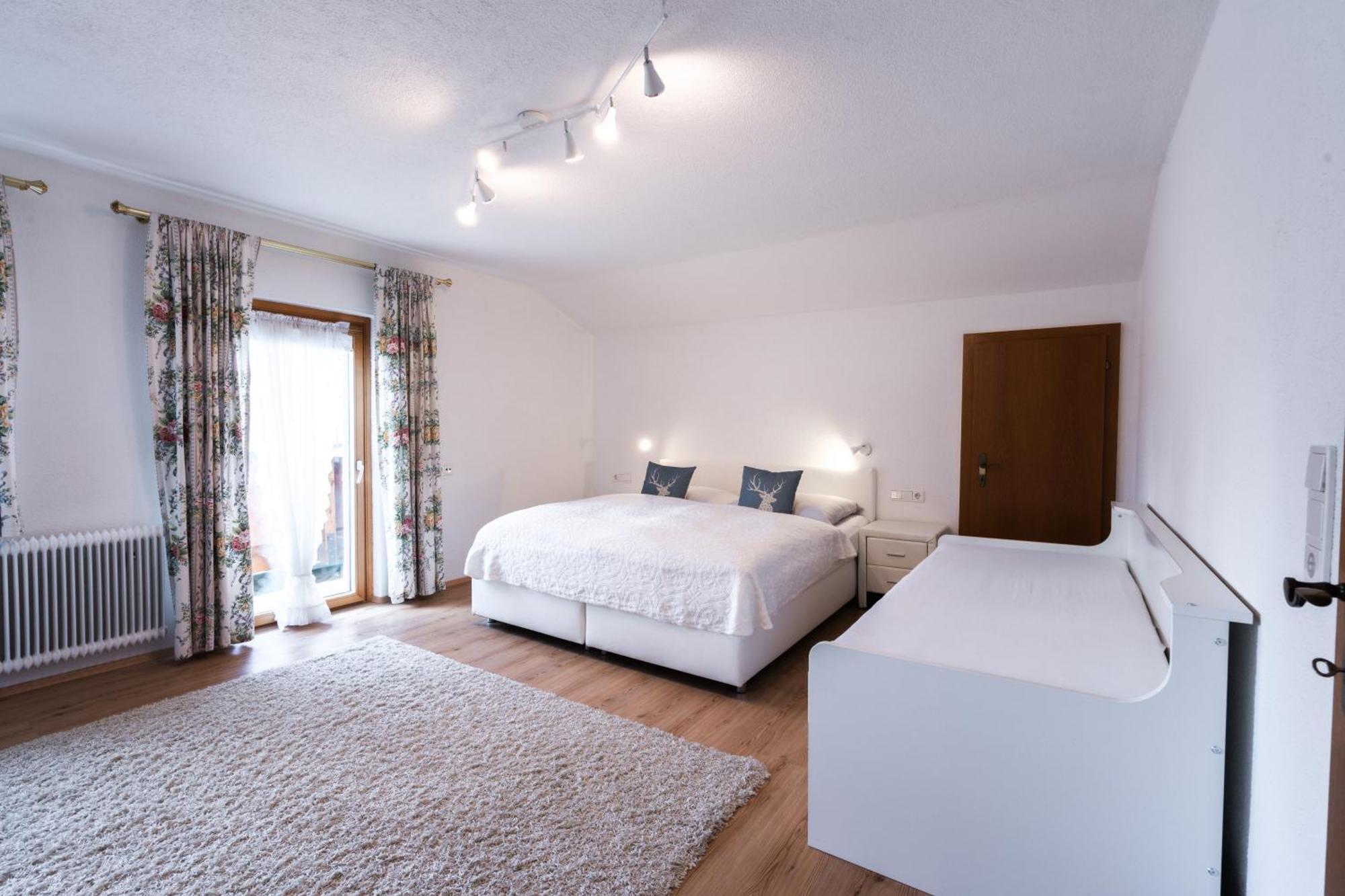 Ferienhaus Erika Seefeld in Tirol Exteriör bild